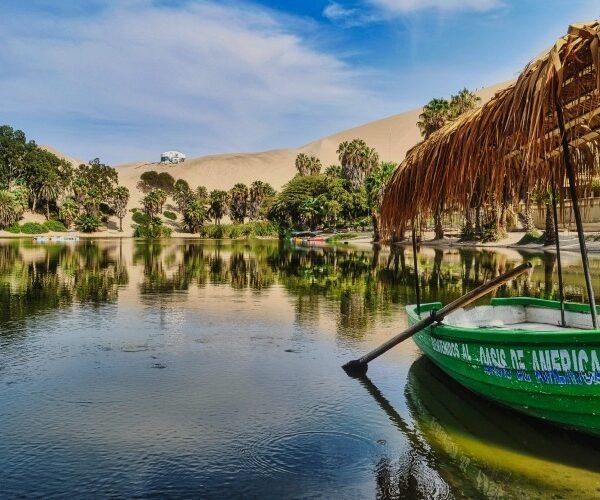 La Huacachina, is the oasis of Peru