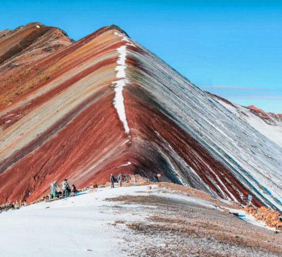 rainbow mountain trek