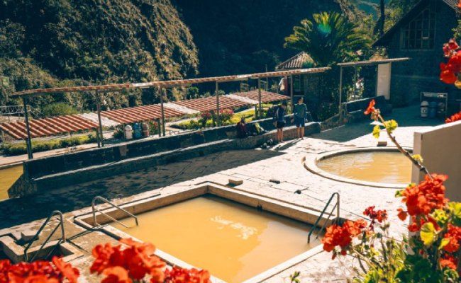 Short-Inca-Trail-to-Machu-Picchu