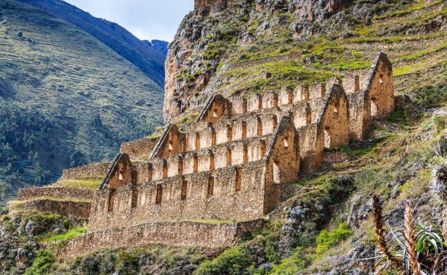 Short-Inca-Trail-to-Machu-Picchu-ollantaytambo